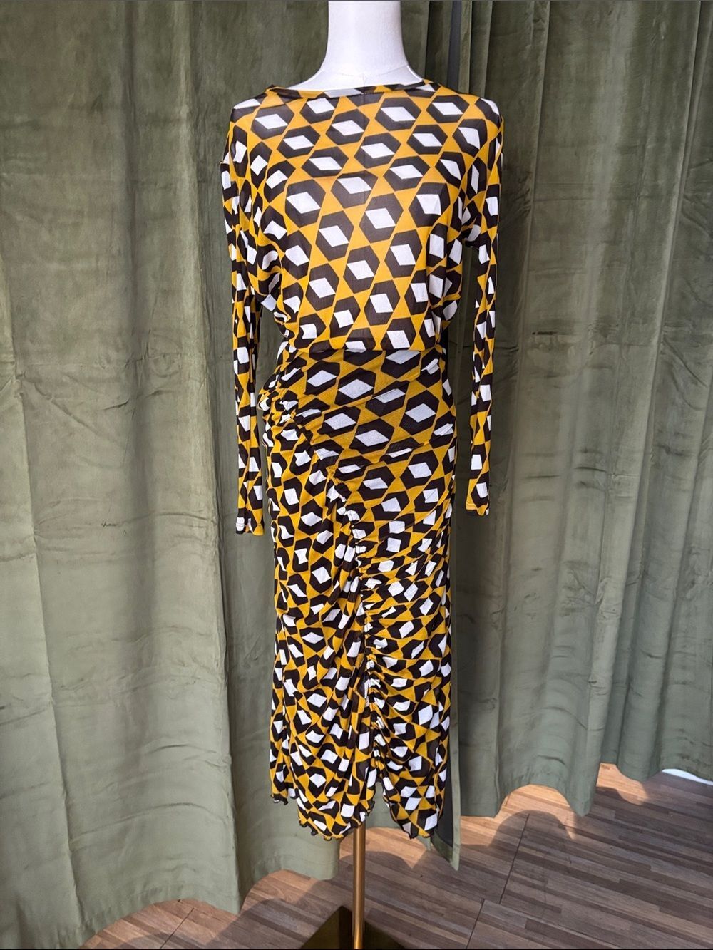 Diane Bon Furstenberg Geometric Yellow Black White Ruched skirt+ top ( 2pc) M-L